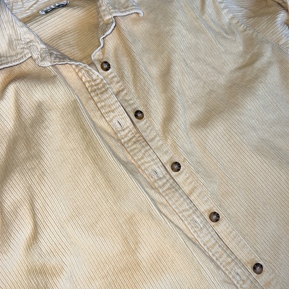 Vintage pastel yellow corduroy button up collared shirt - Picture 2 of 6